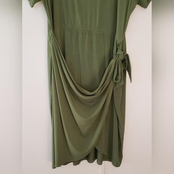 Ava & Viv Green Faux Wrap Midi Dress - Picture 5 of 11